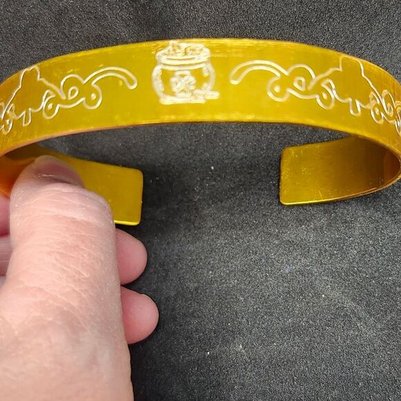 Hand Crafted Bracelet Engraved Shamrock Clover Yellow Engraved - Picture 1 of 13